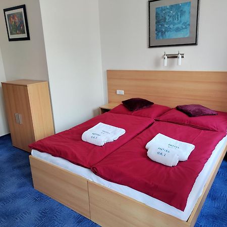 Hotel O.K. 1 Бероун Екстериор снимка