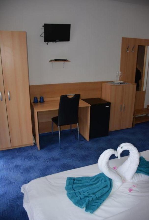 Hotel O.K. 1 Бероун Екстериор снимка
