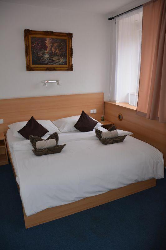 Hotel O.K. 1 Бероун Екстериор снимка