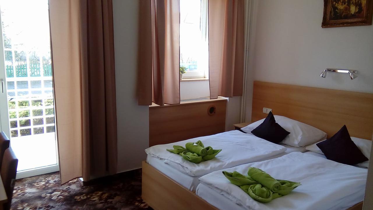 Hotel O.K. 1 Бероун Екстериор снимка