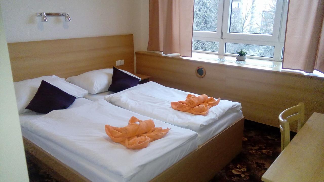 Hotel O.K. 1 Бероун Екстериор снимка